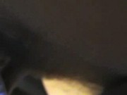 Amatérský výstřik mezi kozama